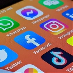 Redes Sociais provocam crise global de saúde mental em jovens